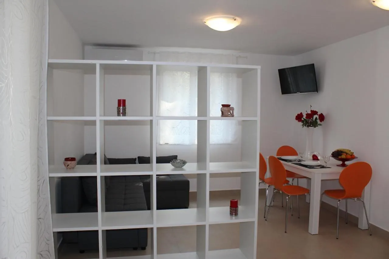 Apartments With A Parking Space Nerezine, Losinj - 15768